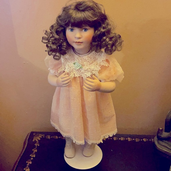 Georgetown Collection doll - Picture 4 of 8